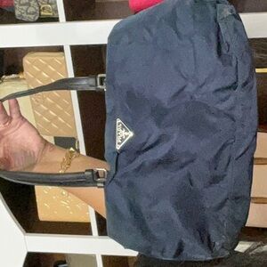 12. Prada Shoulder Sold As Is Desc In Live Shows No Cancel/returns